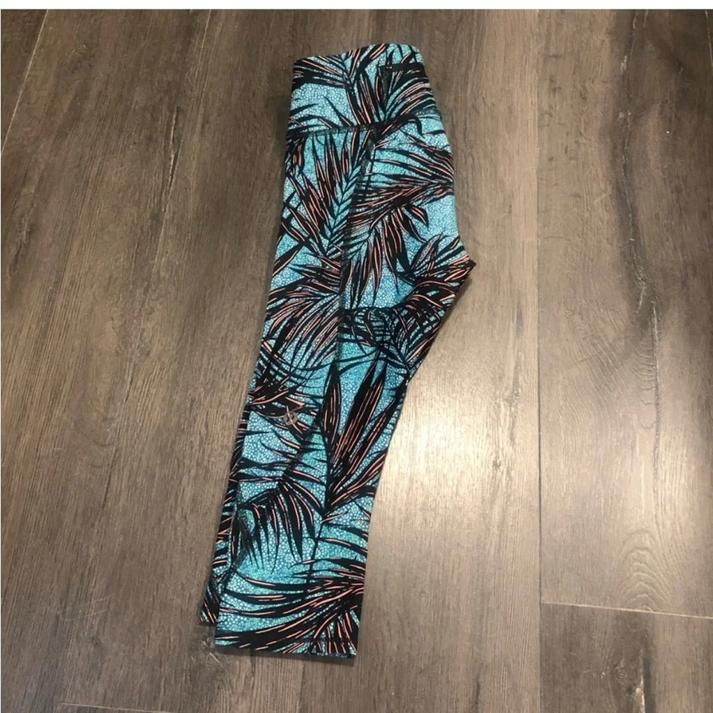 Lululemon Tight Stuff Crop Color - Mini Palm Lace Tofino Teal Multi